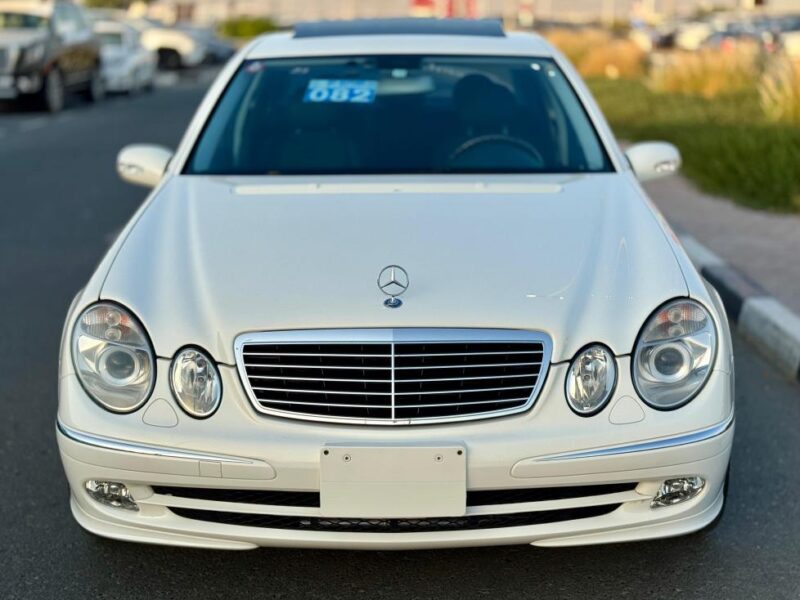 2004 Mercedes-Benz E 500 5.0 liters V8 Engine White Black