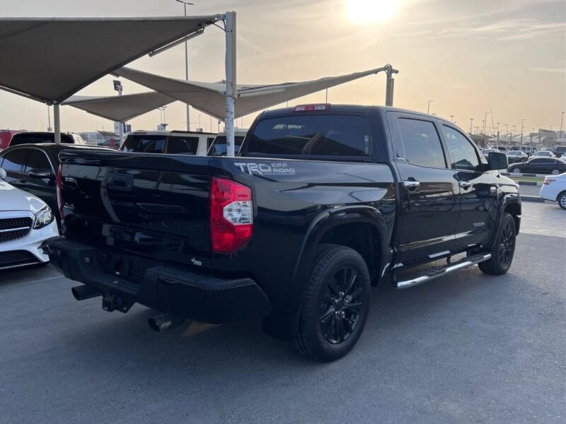 2017 Toyota Tundra Crewmax Limited 5.7 litre 8 Cylinder Engine Black Grey