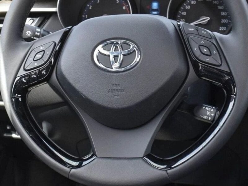 Toyota C-HR Toyota CHR Suffix Z2 1.2L Petrol AWD AT 2024 White Black