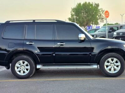 2013 Mitsubishi Pajero GLX 6 Cylinder Engine SUV Black Beige