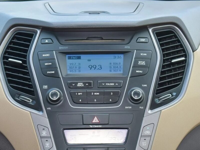 2016 Hyundai Santa Fe 4WD SUV Petrol GCC Specs White Beige