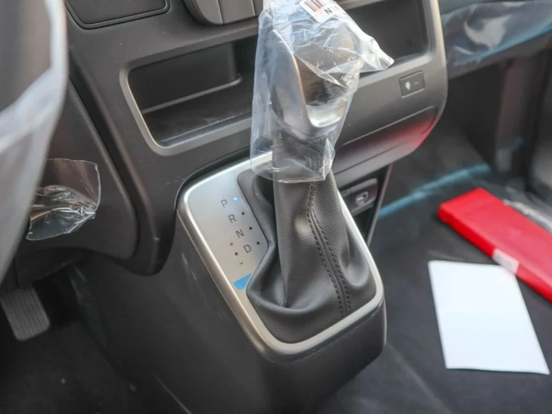 Hyundai Staria Hyundai Staria 3.5L 2025 AT White Black