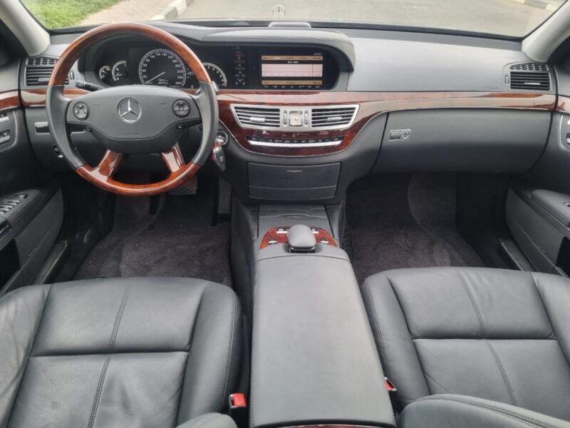 2007 BLACK Mercedes-Benz S 550 5.5 Liters 8 Cylinders V8 Engine