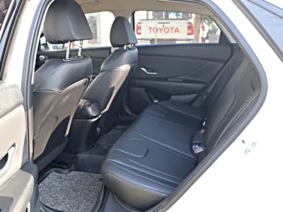 2021 Hyundai Avante Smart 4 Cylinder Engine White Black Sedan