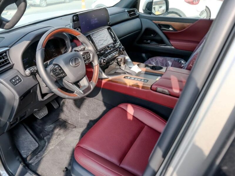 2025 Lexus LX 600 Signature 3.5 litre 6 Cylinder Engine Silver Red