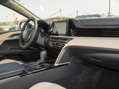 2025 Toyota Camry LE HEV 2.5L 4 Cylinder Engine Hybrid White Beige