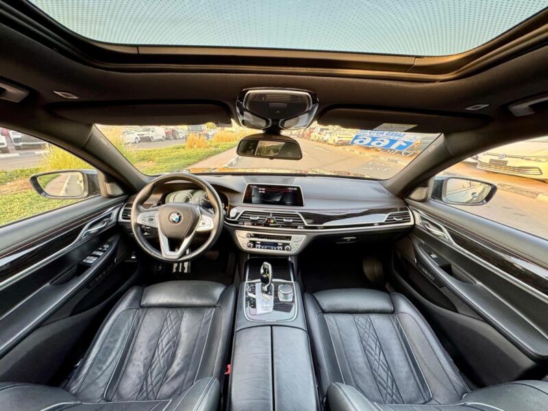 BMW 750 LI BMW BLACK 2017 A/T Petrol