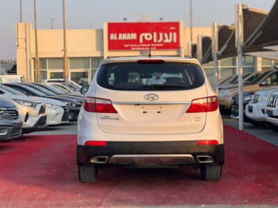 2016 Hyundai Santa Fe V6 7 Seaters GCC 3.3L White Black