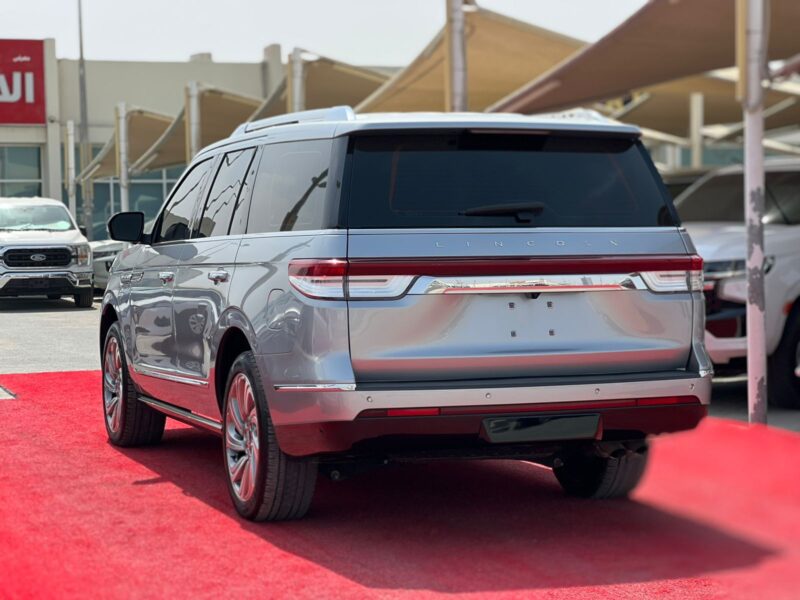 2022 Lincoln Navigator Presidential Edition GCC V6 Grey Beige