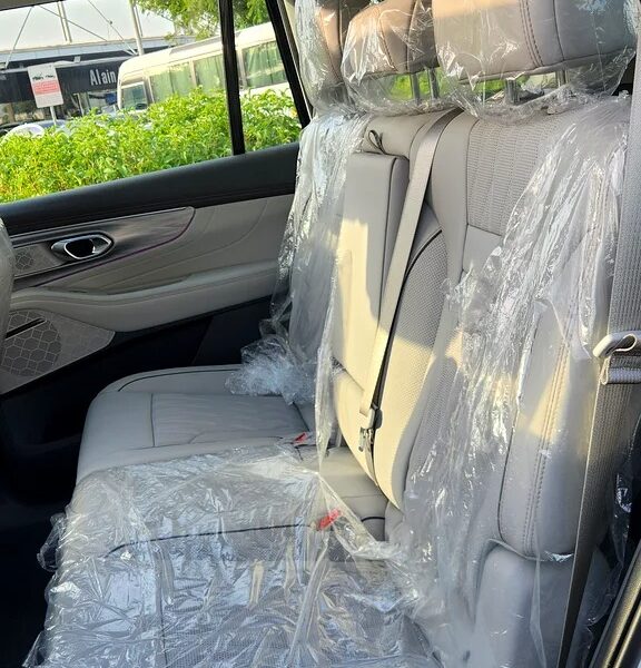 2025 GAC GS8 4-Cylinder Engine Other White Beige