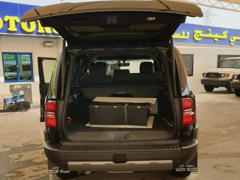 2024 Toyota Prado 2.7 litre 4 Cylinder Engine PETROL BLACK