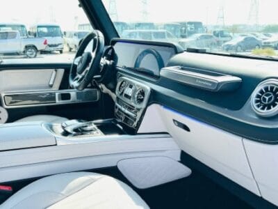2021 MERCEDES BENZ G63 Black White Full Option