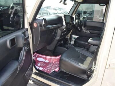 2018 Jeep Wrangler 3.6 litre 6 Cylinder Engine Petrol Beige Black