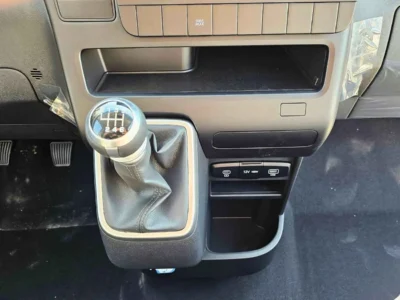 2025 Hyundai Staria CARGO 2.2L V4 DIESEL MANUAL GEAR BOX White Grey