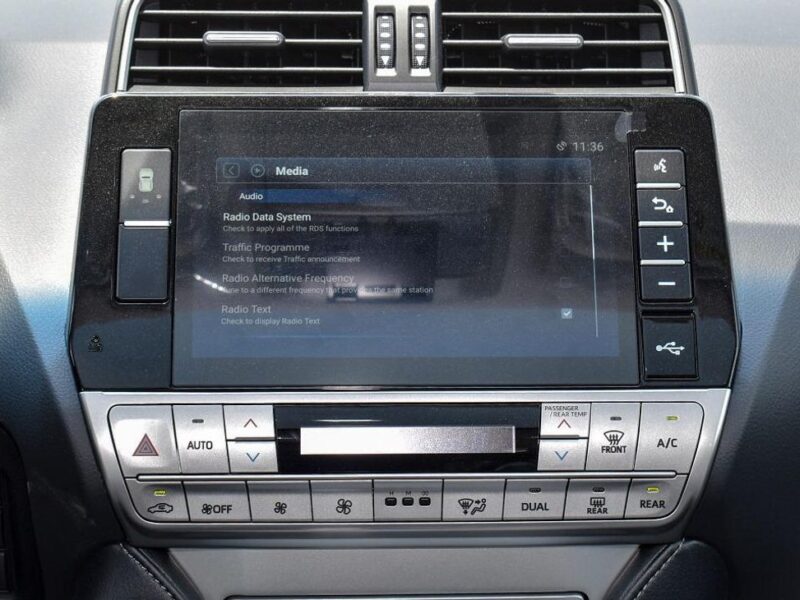 Toyota Prado TOYOTA PRADO VX 6 Cylinder MODEL 2023 White Grey