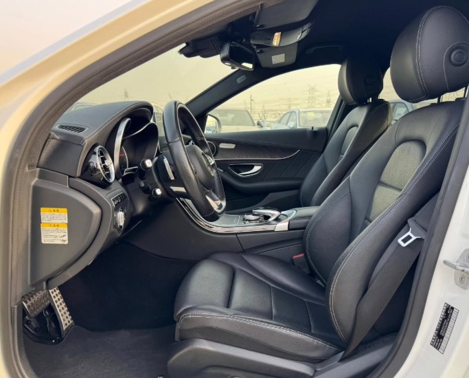 2016 MERCEDES-BENZ C200 V4 AUCTION GRADE 4.5/B