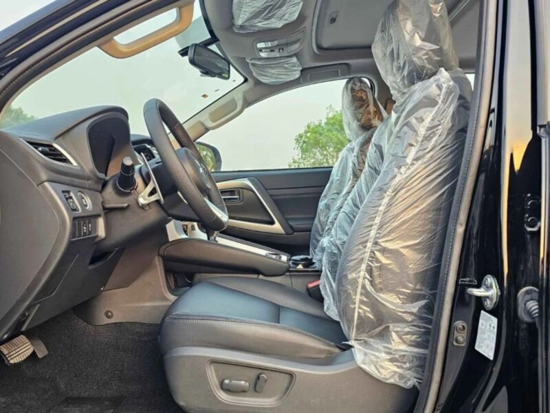 2025 Mitsubishi Montero Sport 3.0L 6 Cylinders Engine Black