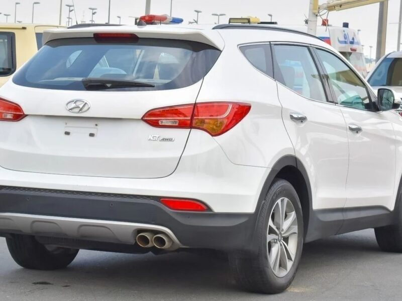 2016 Hyundai Santa Fe 4WD SUV Petrol GCC Specs White Beige