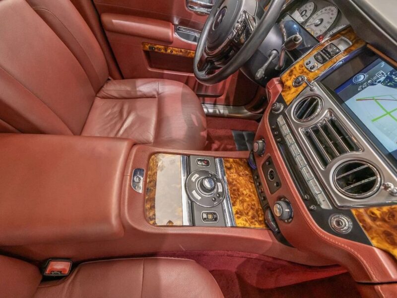 2010 Rolls-Royce Ghost GCC Specs Super Mint Condition White Red