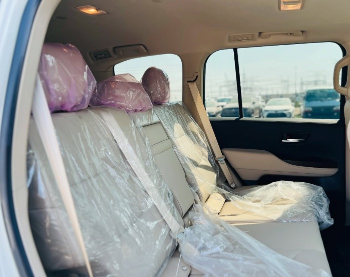 2022 TOYOTA LAND CRUISER White CHASSIS GUARANTEE