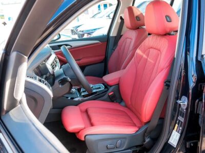 2025 BMW iX3 MSport Electric 80 - 90 kWh 450 - 550 KM Black Red