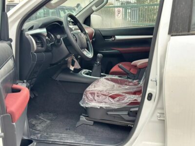 2025 Toyota Hilux SR 2.7L Petrol White Red GCC Specs