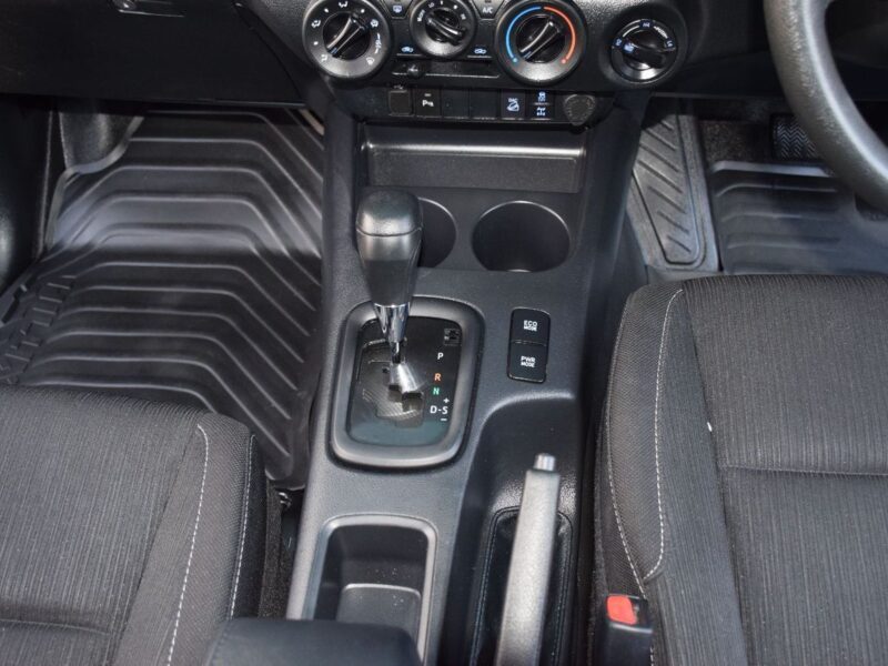 2021 Toyota Hilux S GLX 2.8L 4 Cylinder Engine AWD AT Diesel Green Black