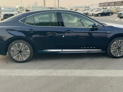 2025 Toyota Camry CAMRY 2.5 HYBRID GCC Specs Blue Tan