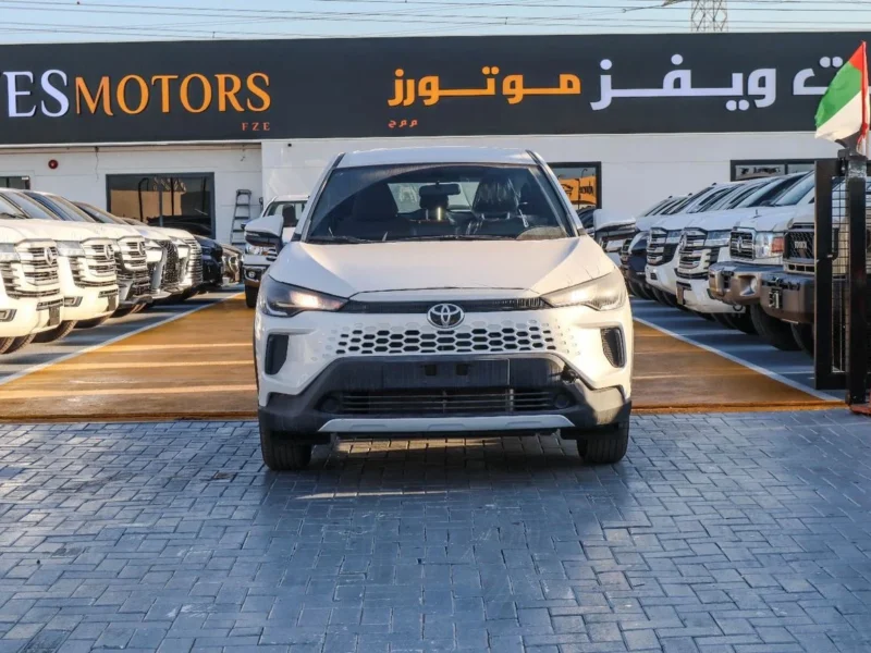 Toyota Corolla Cross 1.8L XL 2025 Toyota Corolla Cross 1.8L White Red