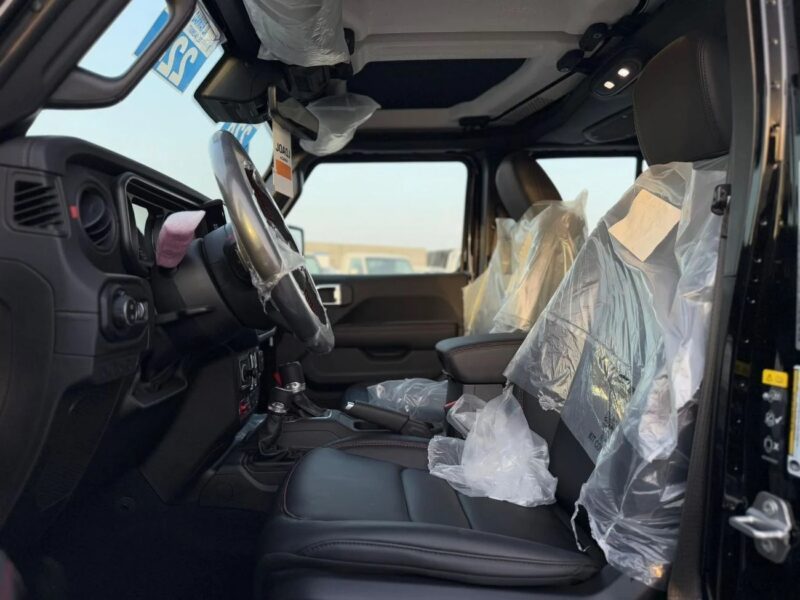 2025 Jeep Wrangler Rubicon 2.0T Black GCC Specifications