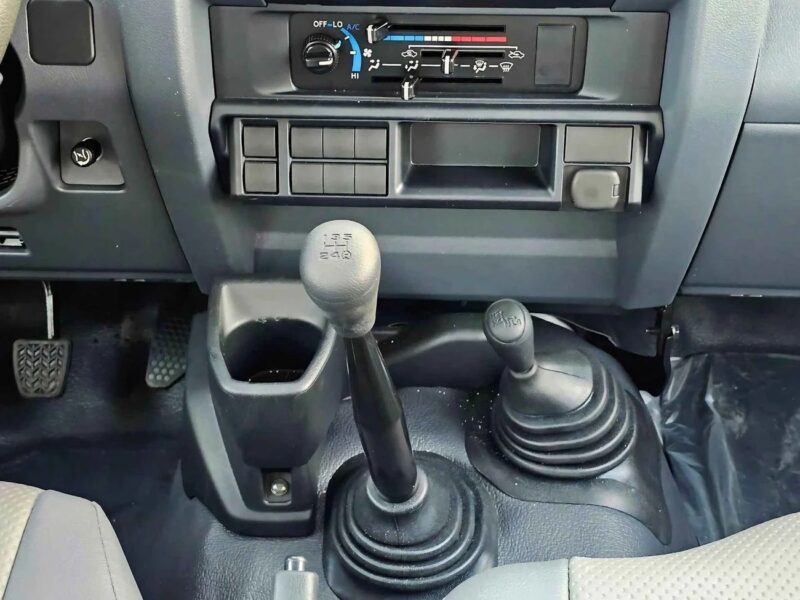 2025 Toyota Land Cruiser 70 4.2L DIESEL M/T 4WD White