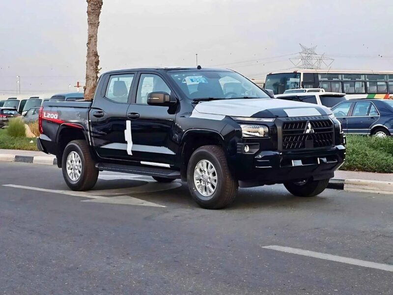 2024 Mitsubishi L200 GLX 2.4L PETROL MT HIGH OPTION Black