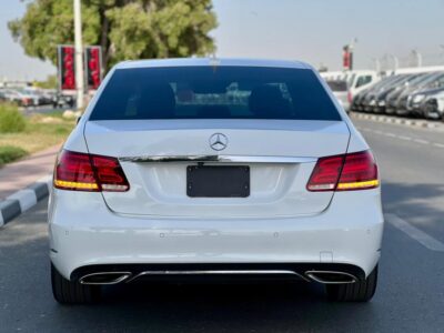 MERCEDES-BENZ E 300 3.5L V6 petrol engine WHITE Black 2015