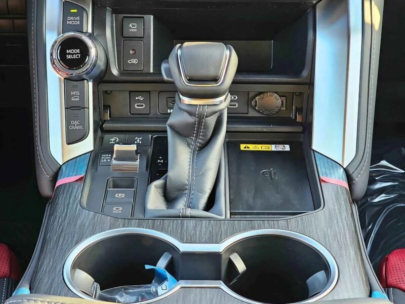 2025 Toyota Land Cruiser VXR 3.5L PETROL Aero Body Kit Black