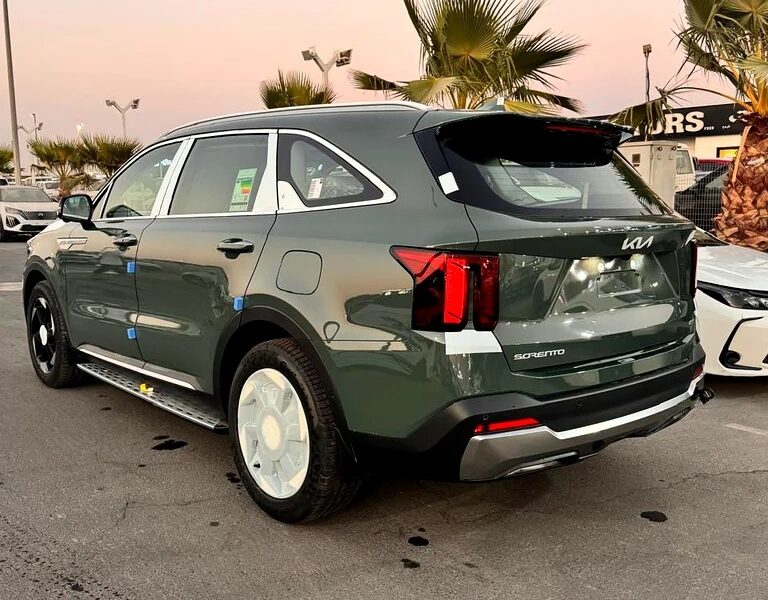 2025 Kia Sorento Full option Hybrid 1.6 Turbo GCC Specs Green White