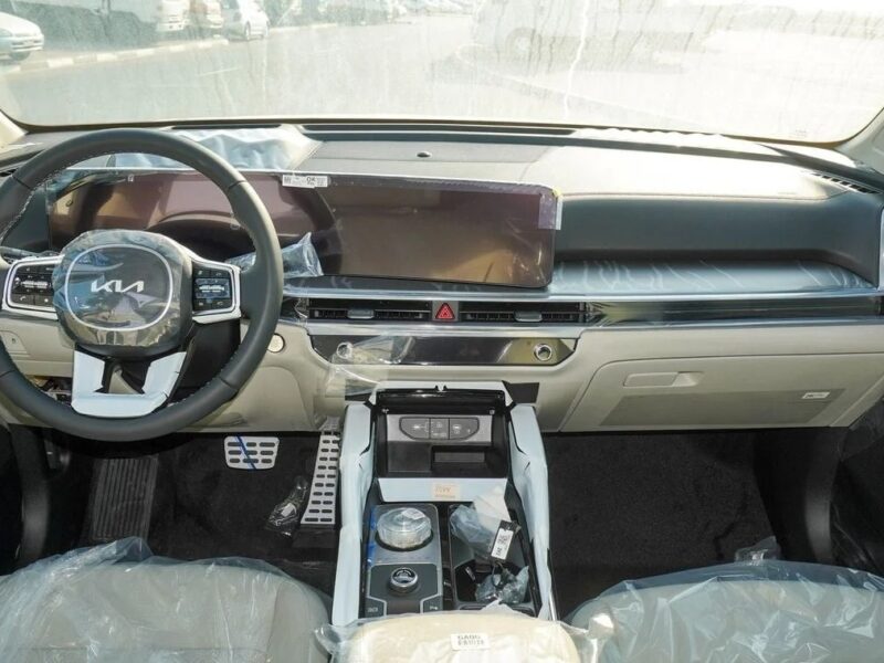 2025 Kia Sorento 3.5 litre V6 Engine White Beige GCC Specs