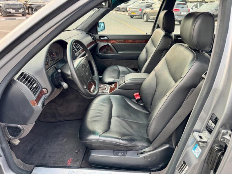 1992 Mercedes-Benz S 600 6.0 liters 12 Cylinders Engine Grey Black