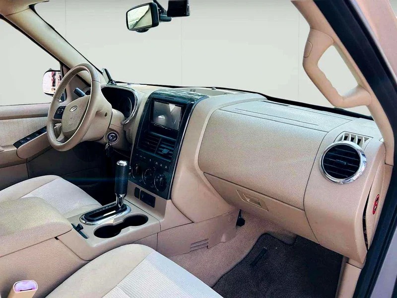 2008 Ford Explorer XLT Ford Explorer XLT Neat and Clean Car Gold Beige