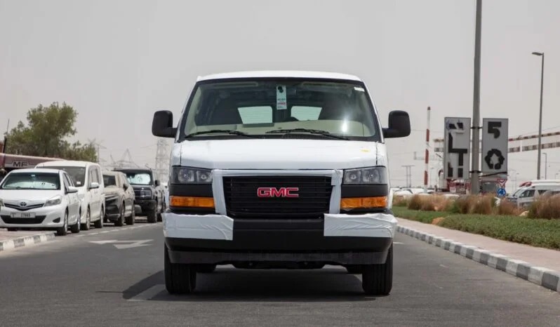 Heavy-Duty 2025 GMC Savana 2500 EXT Cargo 6.6L V8 GCC Spec White Grey