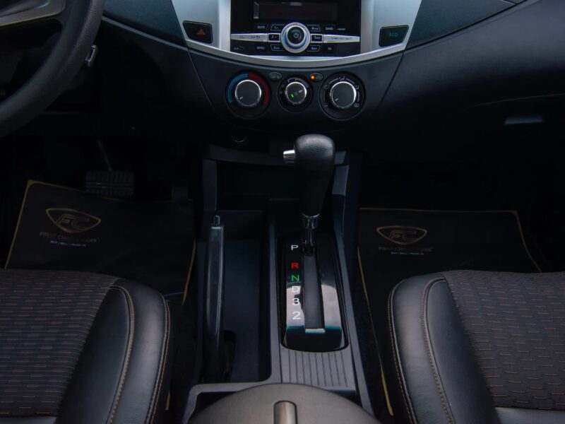 2020 CMC Z7 Standard 4 Cylinder Engine FWD GCC Specs White Black