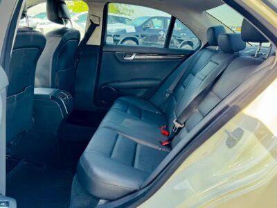 2010 Mercedes-Benz C-Class C300 6 Cylinder Engine White Black Clean Car