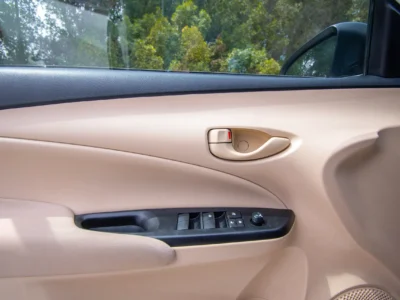 2022 Toyota Yaris E 4 Cylinders Engine White Beige GCC Specs FWD