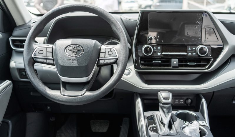 2025 Toyota Highlander LE 2.5L Engine AT Hybrid (Silver-Gray)