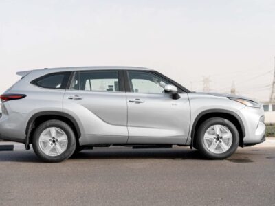 2025 Toyota Highlander LE 2.5L Engine AT Hybrid (Silver-Gray)