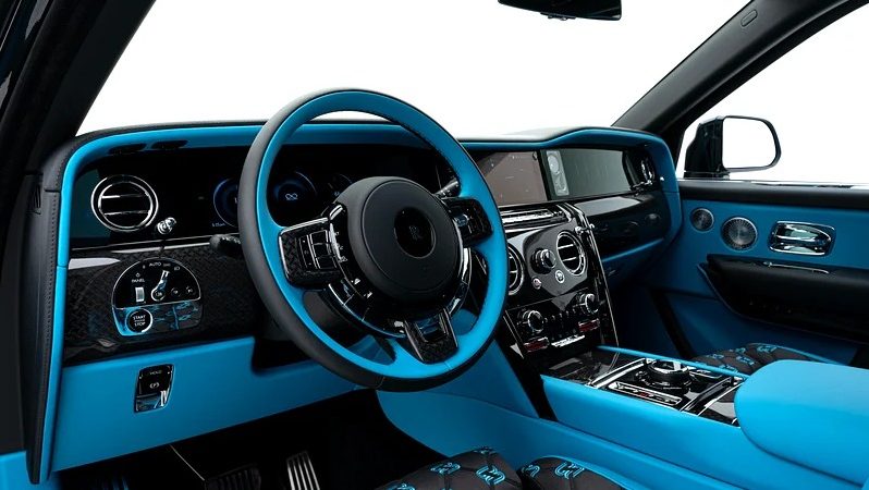 2025 Rolls Royce Cullinan 6.75 L Twin-turbo V12 Petrol