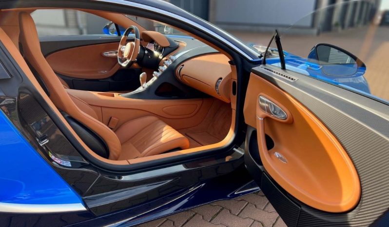 2018 Bugatti Chiron Blue Engine 8.0 L quad‑turbo W16