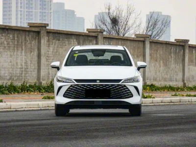 2025 BYD QIN PLUS DM-I BEYOND SMART DRIVING EDITION Hybrid White Beige