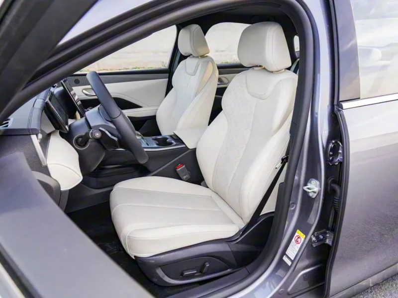 2025 BYD QIN PLUS DM-I BEYOND SMART DRIVING EDITION Hybrid White Beige