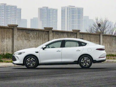 2025 BYD QIN PLUS DM-I BEYOND SMART DRIVING EDITION Hybrid White Beige
