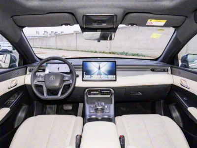 2025 BYD QIN PLUS DM-I BEYOND SMART DRIVING EDITION Hybrid White Beige